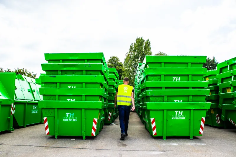 Aanbod van opgestapelde containers